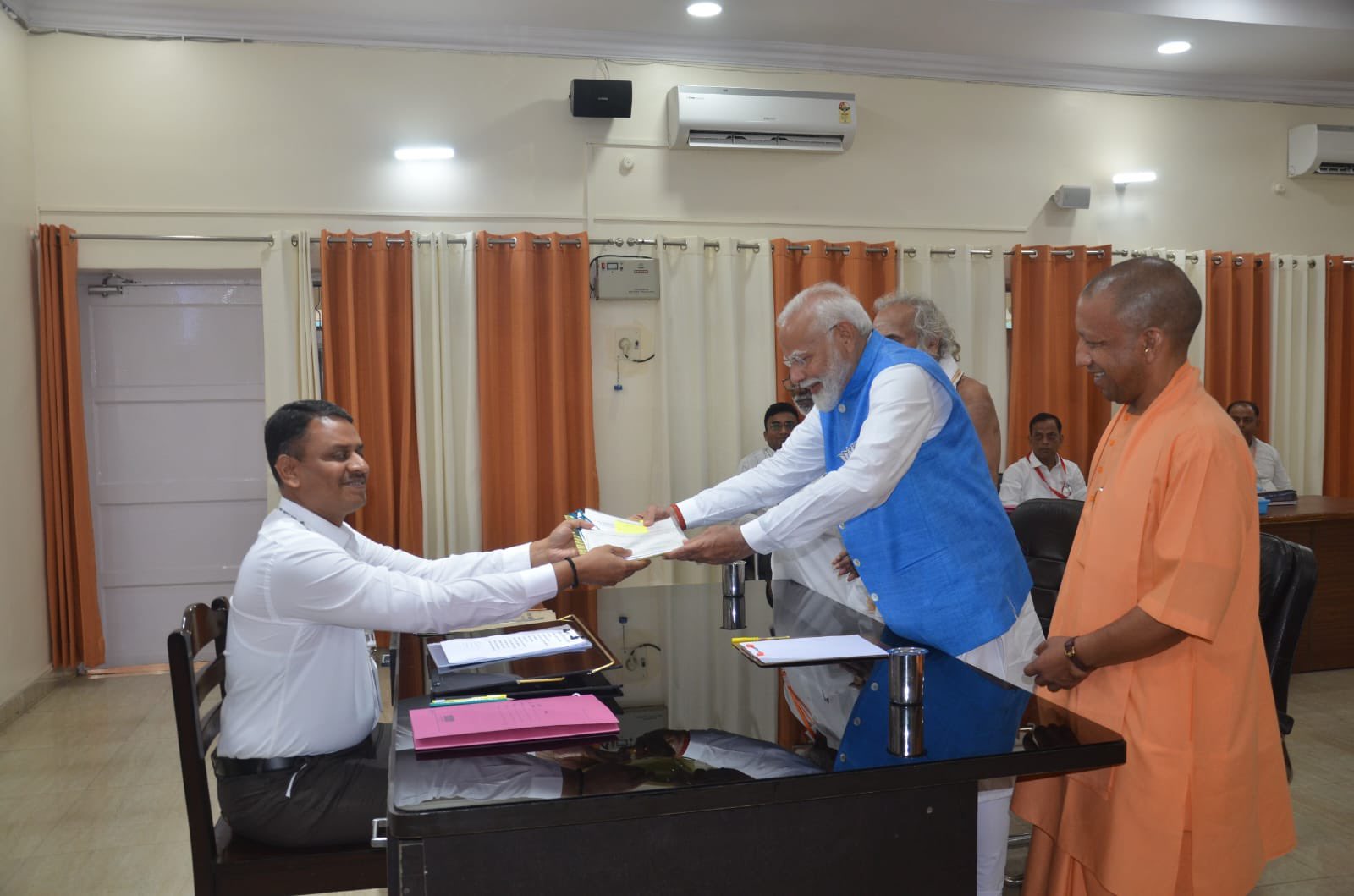प्रधानमंत्री मोदी का नामांकन