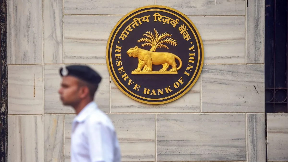 RBI Repo Rate: सस्ता होगा लोन, 5 साल बाद RBI ने घटाया ब्याज दर, जानिए लोन पर कितनी होगी बचत