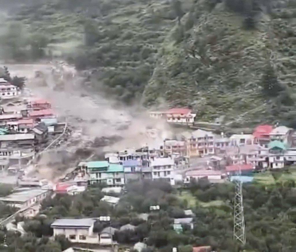 Uttrakhand -उत्तरकाशी के धराली गांव में फटा बादल: तबाही के मंजर ने हिला दी रूह