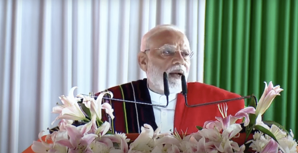 मणिपुर पहुंचे पीएम मोदी